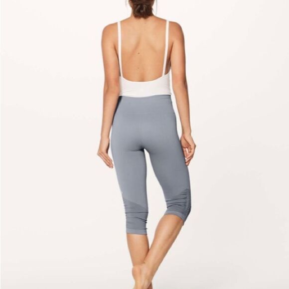 Lululemon awakening crop taryn toomey collection gray - Picture 3 of 11